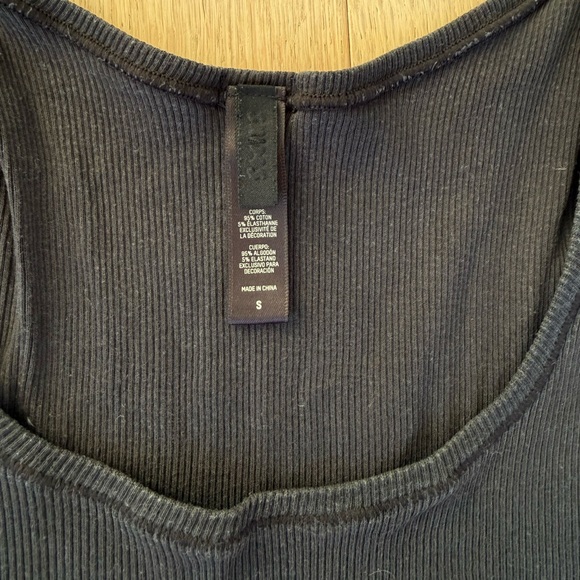 SKIMS Soft Lounge Tank Top - Picture 3 of 4